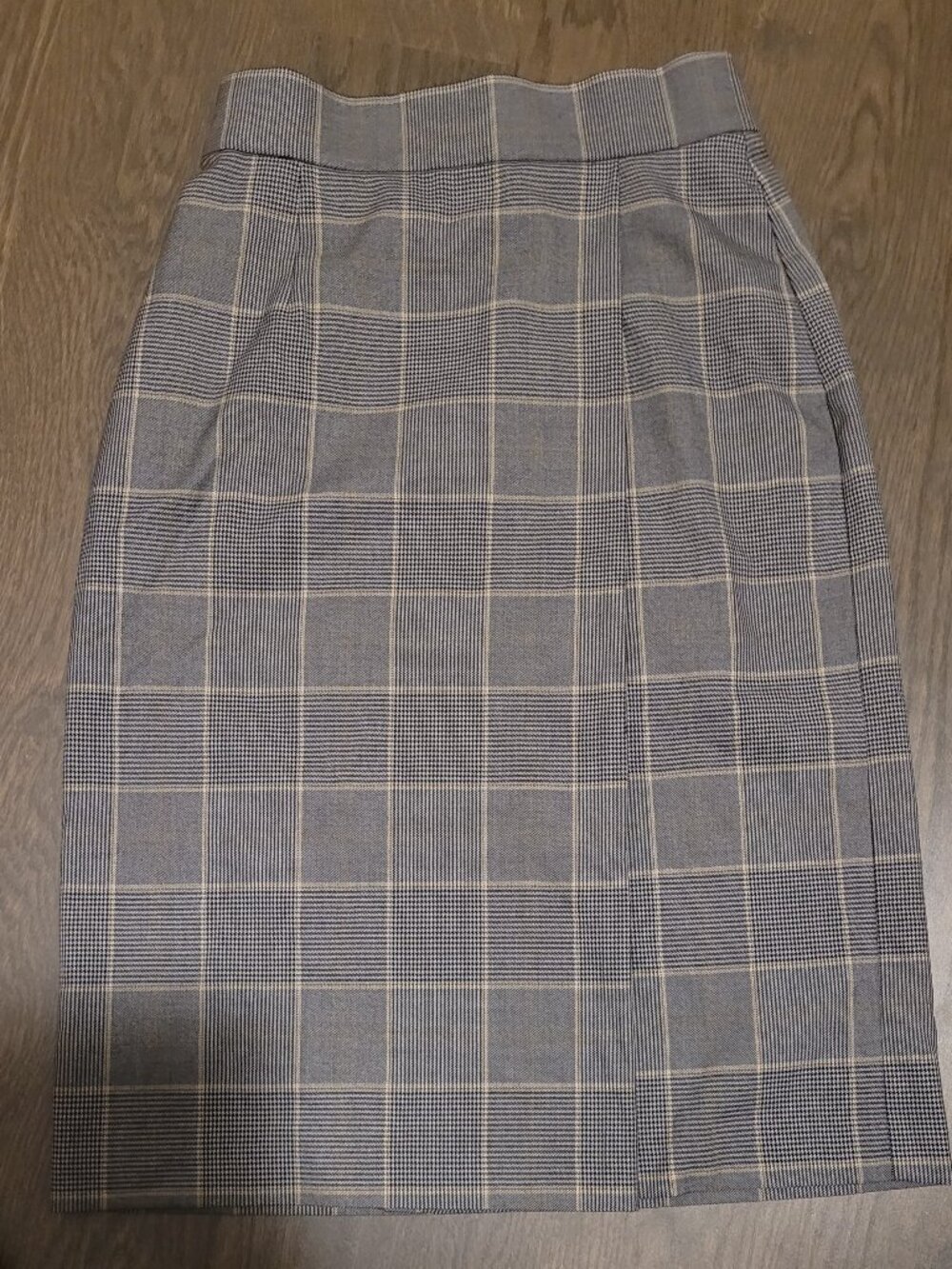 Uniqlo Plaid Midi A-Line Skirt with Pockets